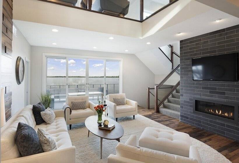 Lakefront Luxury