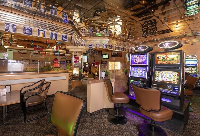 فندق صغير Dunvegan Inn And Suites