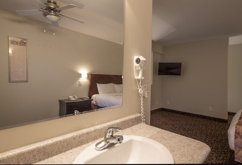 فندق صغير Dunvegan Inn And Suites