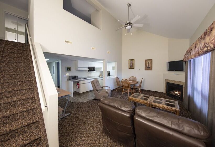 فندق صغير Dunvegan Inn And Suites