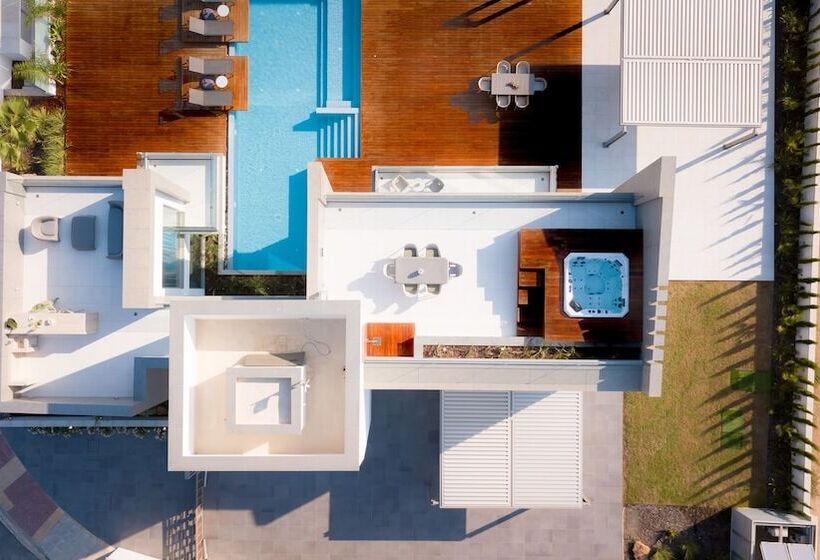 Cove Seaview Villas
