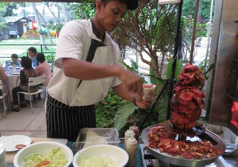 酒店 Expat's Nook Beach Resort