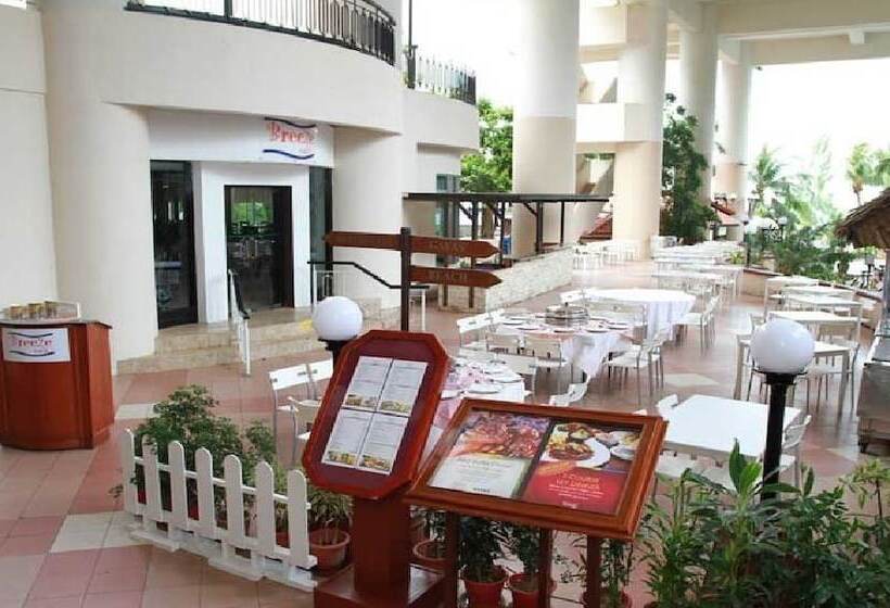 酒店 Expat's Nook Beach Resort