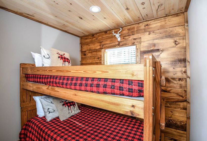 Kare Bear Cabin