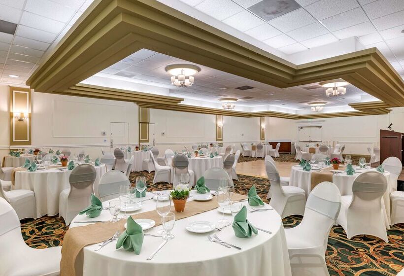 هتل Best Western Plus Thousand Oaks Inn