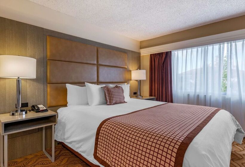 هتل Best Western Plus Thousand Oaks Inn