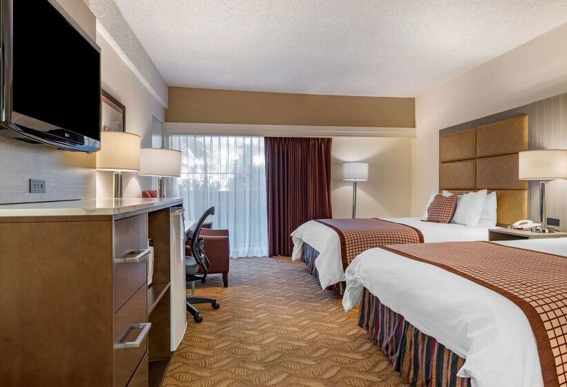 هتل Best Western Plus Thousand Oaks Inn