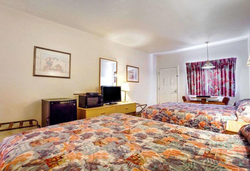 هتل Rodeway Inn