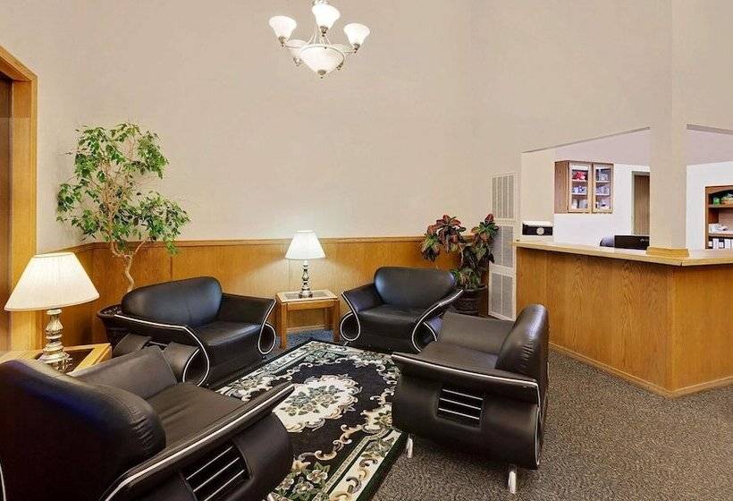 هتل Super 8 By Wyndham Fayetteville