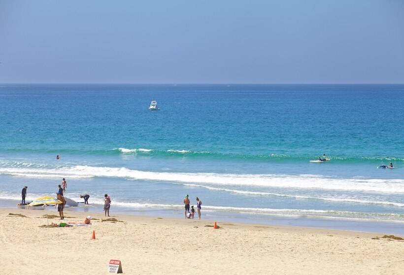 فندق Surfer Beach