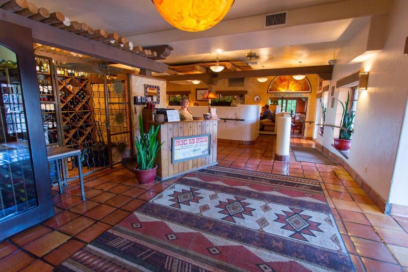בית מלון כפרי Table Mountain Inn