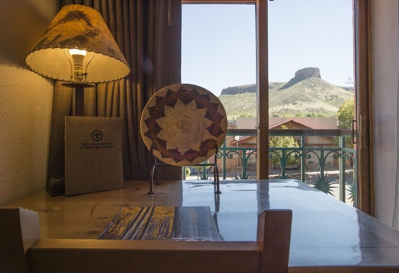 בית מלון כפרי Table Mountain Inn