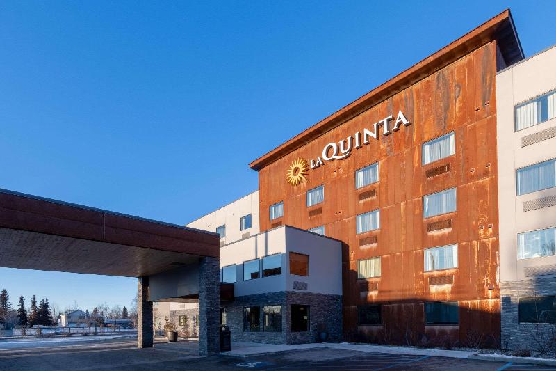 מוטל La Quinta By Wyndham Anchorage Airport
