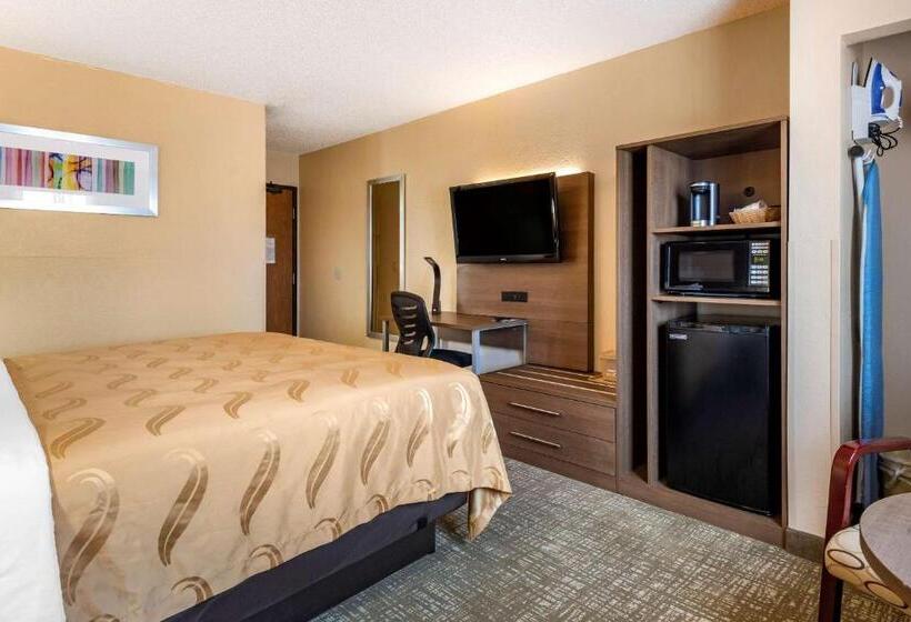 فندق على الطريق Quality Inn
