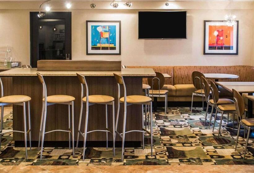 모텔 Quality Inn