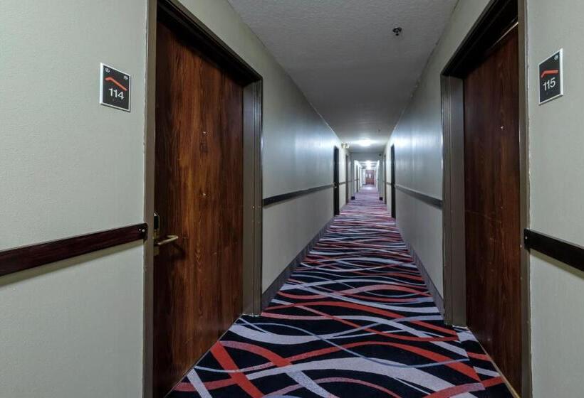 فندق على الطريق Red Roof Inn Osage Beach  Lake Of The Ozarks