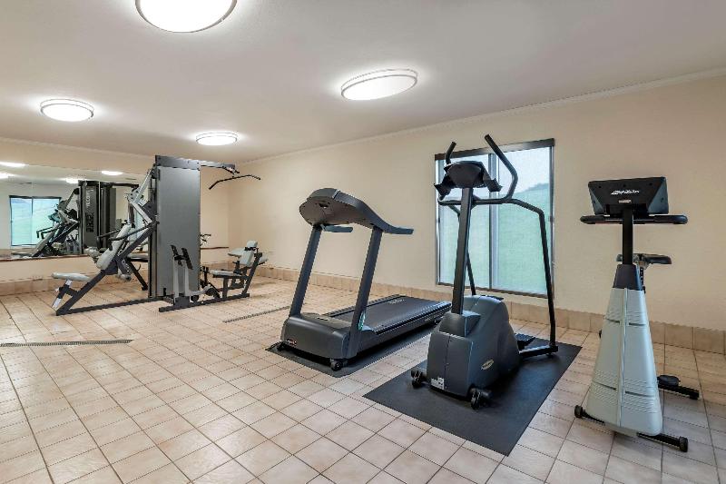 فندق على الطريق Quality Inn