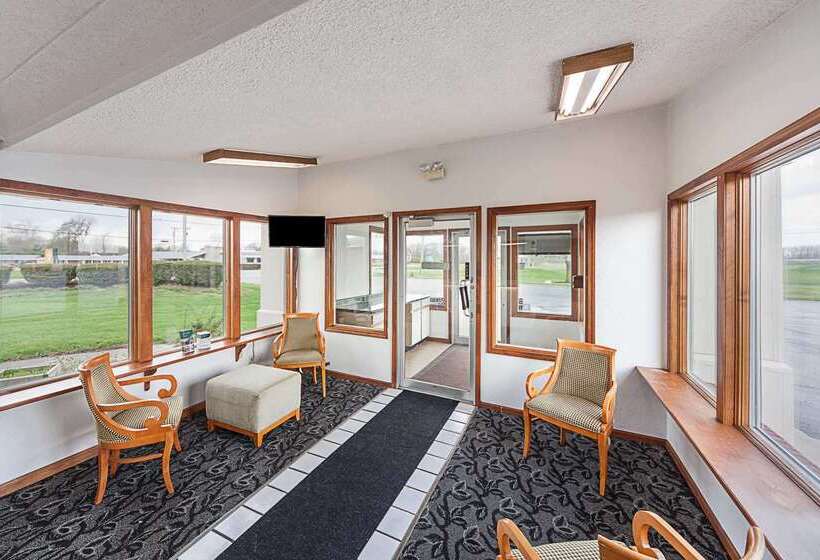 모텔 Rodeway Inn