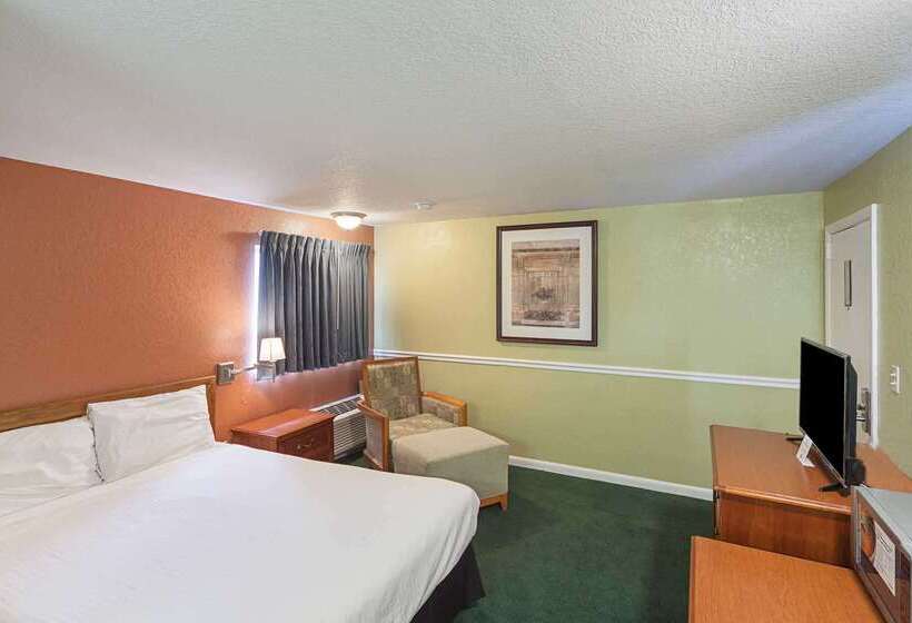 모텔 Rodeway Inn