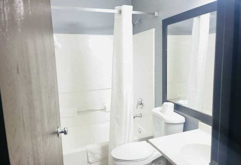 מוטל Rodeway Inn