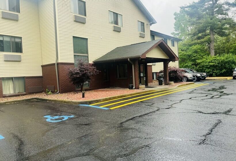 מוטל Rodeway Inn