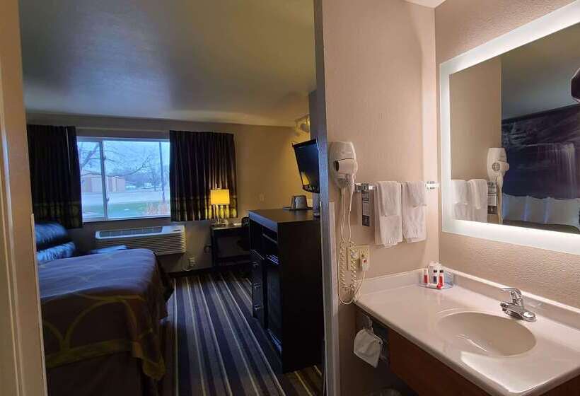 فندق على الطريق Super 8 By Wyndham Brookings