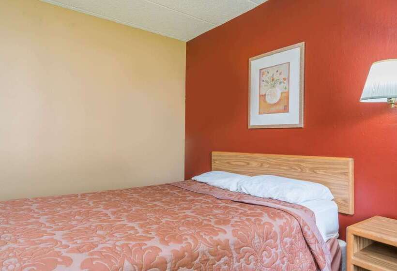 فندق على الطريق Super 8 By Wyndham Brooklyn Center/mpls