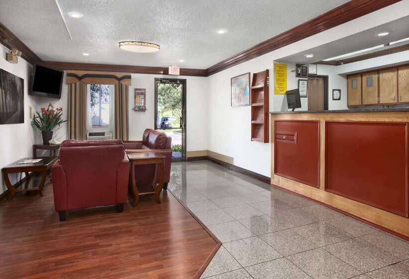 מוטל Super 8 By Wyndham Canton/livonia Area