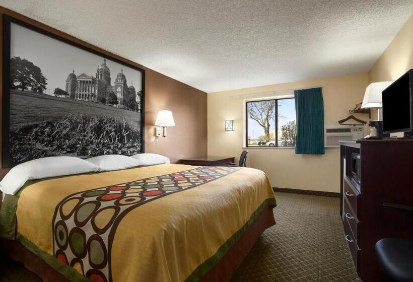 مُتل Super 8 By Wyndham Cedar Rapids