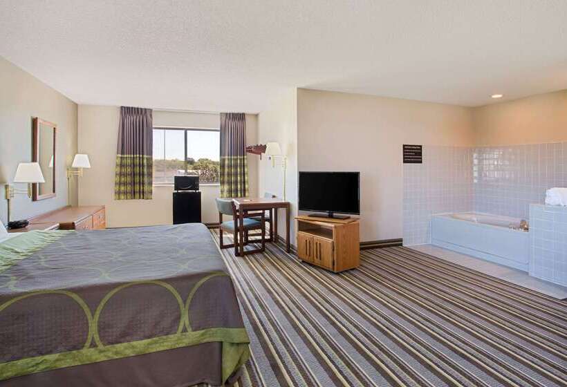 فندق على الطريق Super 8 By Wyndham Charles City