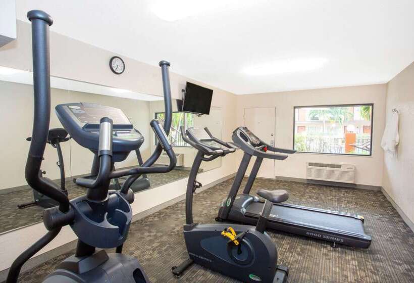 فندق على الطريق Super 8 By Wyndham North Palm Beach