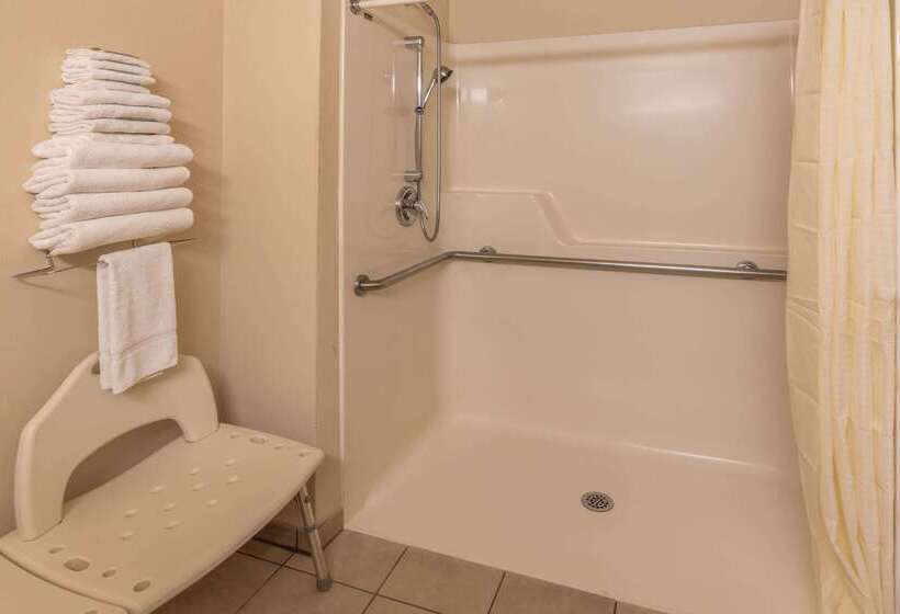 모텔 Super 8 By Wyndham Woodburn