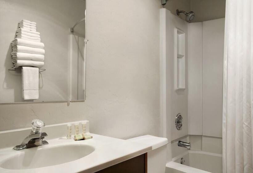 모텔 Super 8 By Wyndham Woodburn