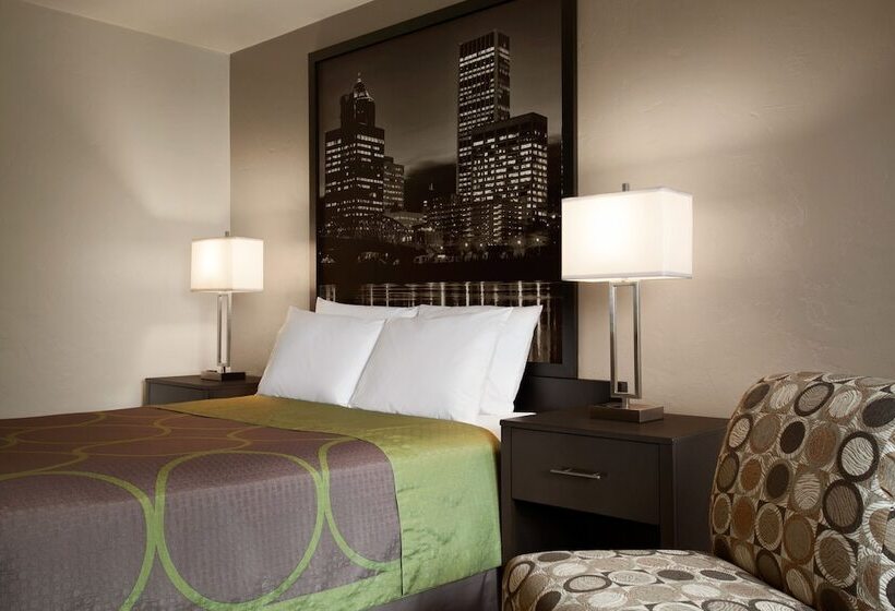 모텔 Super 8 By Wyndham Woodburn