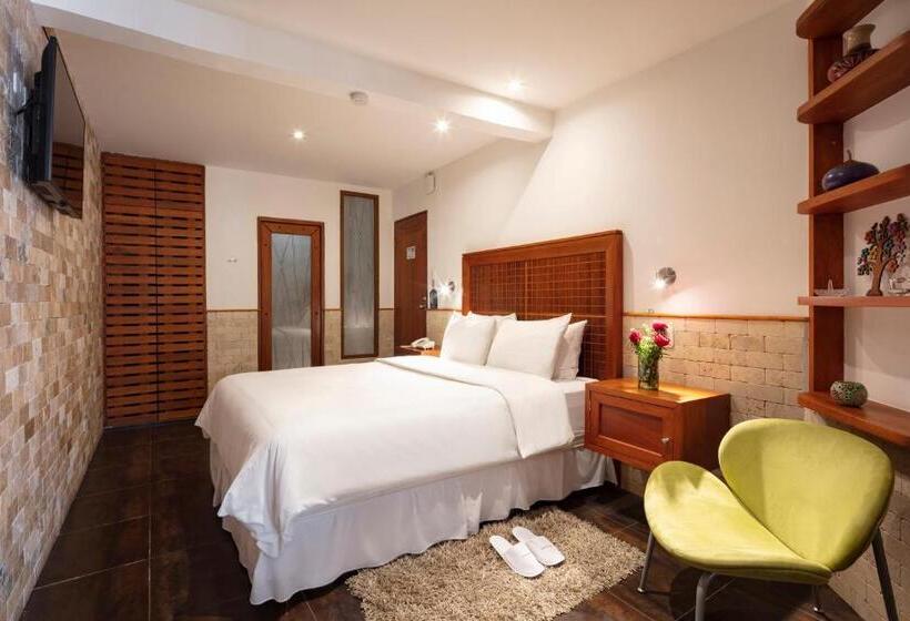 هتل Casa Del Balcon