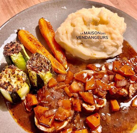 住宿加早餐  La Maison Des Vendangeurs   Table D Hôtes Le Soir Du Jeudi Au Dimanche  Jacuzzi   Balnéo Spa   Acces