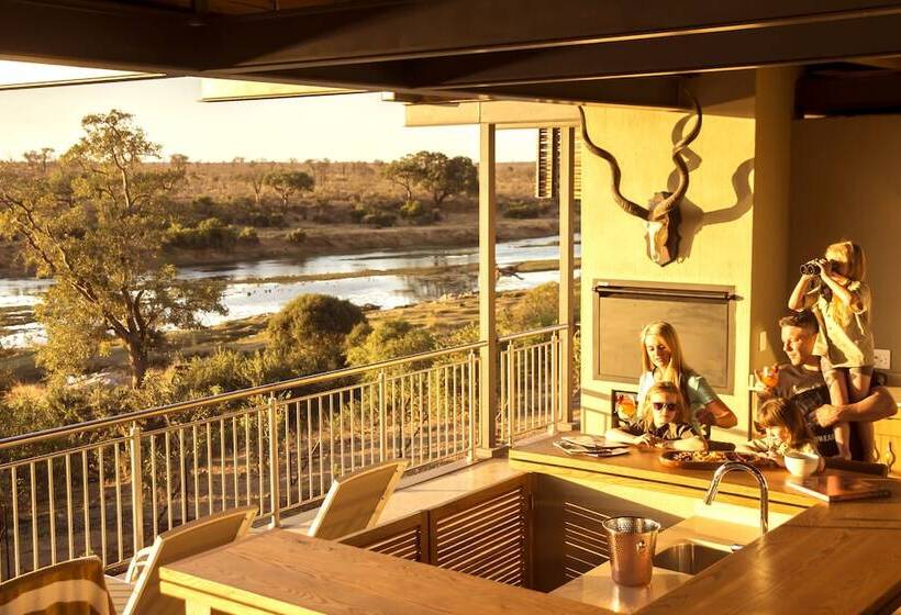 هتل Jacana River Lodge