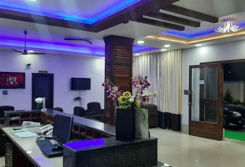 فندق Pranav International