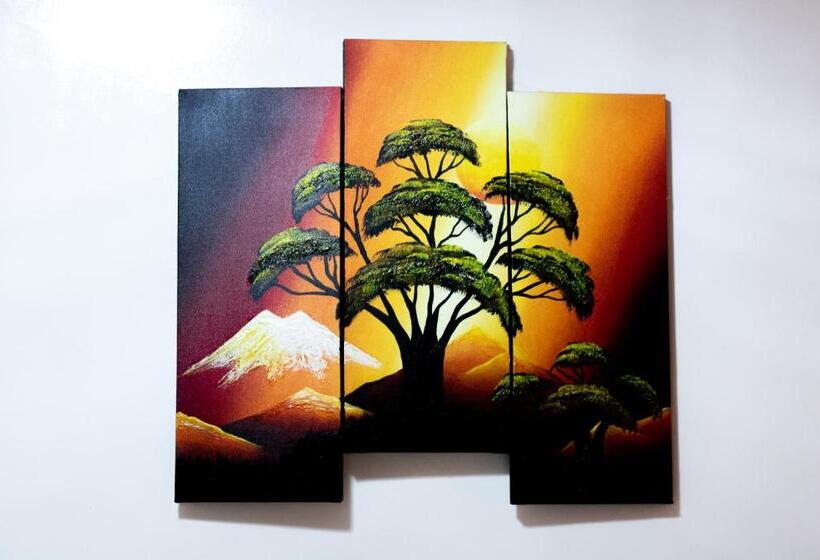 هتل Hostal Alpachaca   New Quito Airport