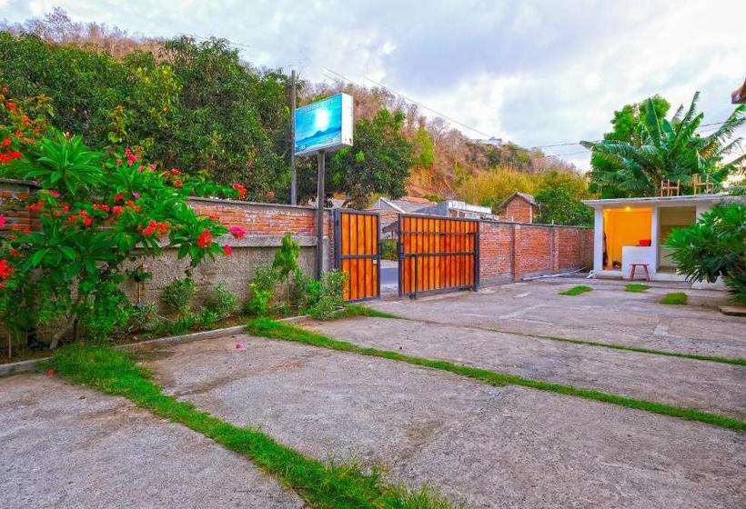 فندق صغير Sengkunyit Bukit Hotel By Oyo Rooms