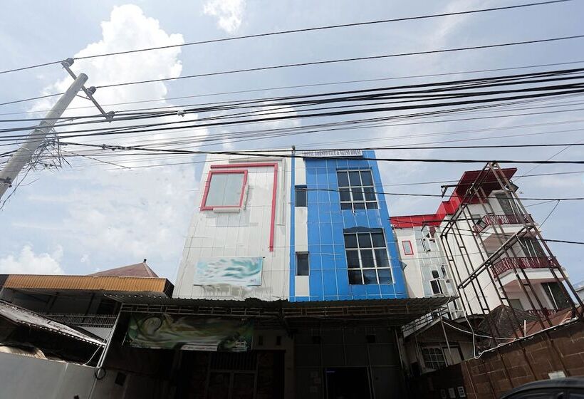 هتل Royal Borneo Guesthouse By Oyo Rooms