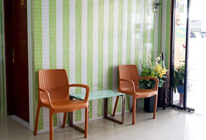 فندق Spot On 1854 Sepinggan Asri Syariah Guesthouse