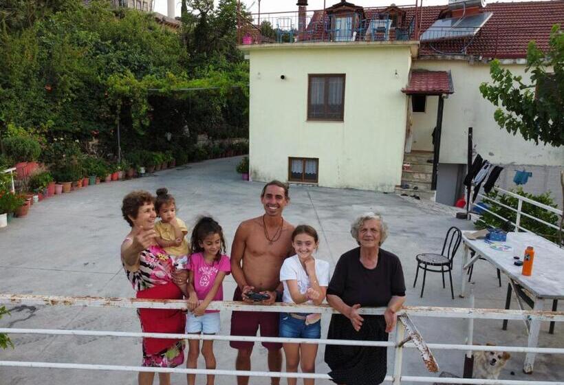 پانسیون Guest House Argjiro Castle