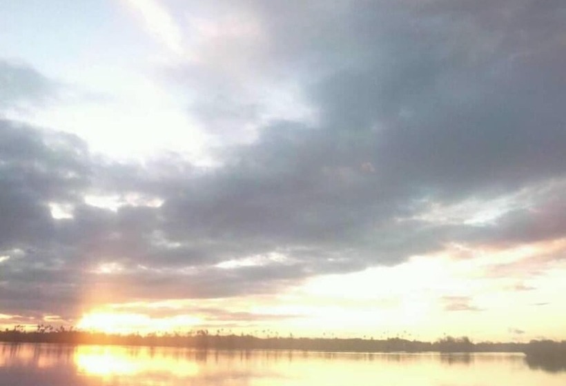 پانسیون Serah's Lagoon Hideaway