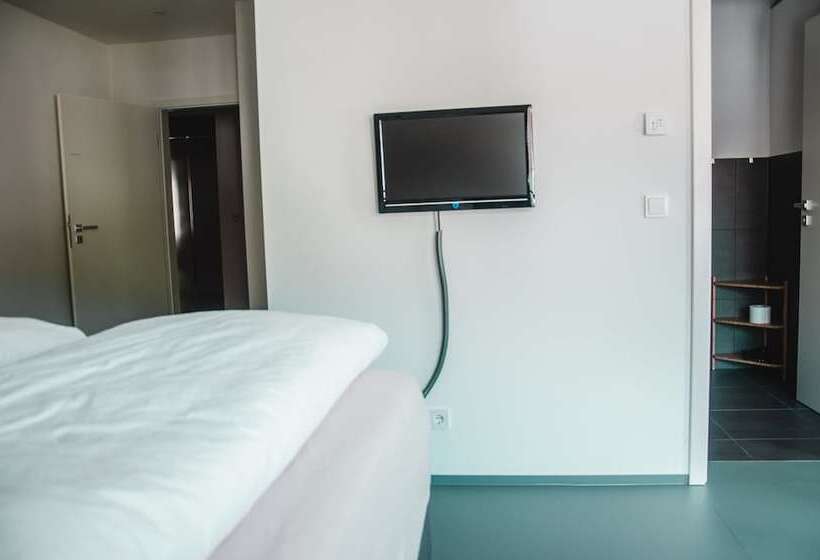 Bikehikesleep Apartments