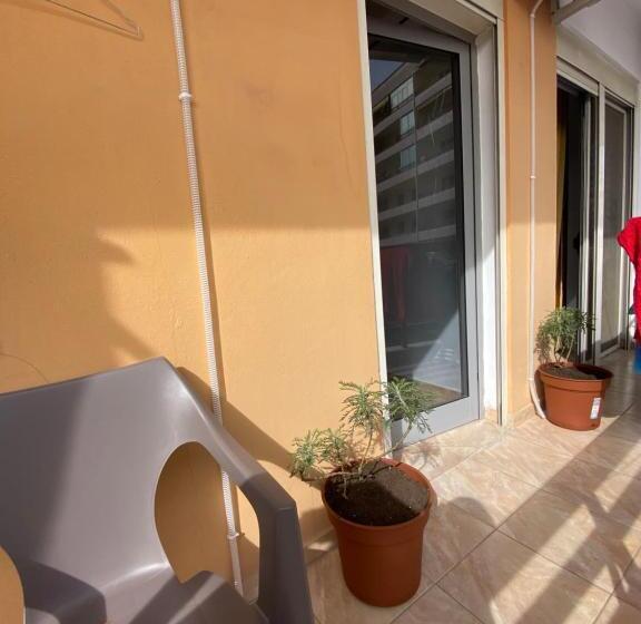 تختخواب و صبحانه Home Sweet Home   Guest House
