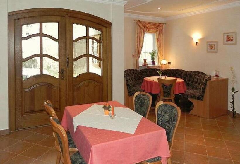 ペンション Gästehaus Freimuth