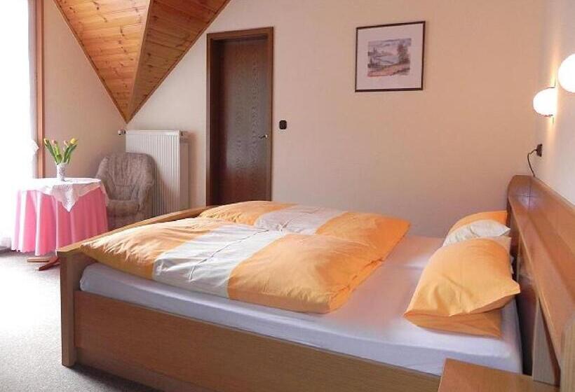 ペンション Gästehaus Freimuth