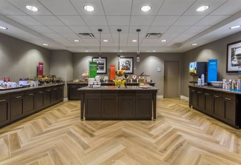 هتل Hampton Inn & Suites Newport/cincinnati