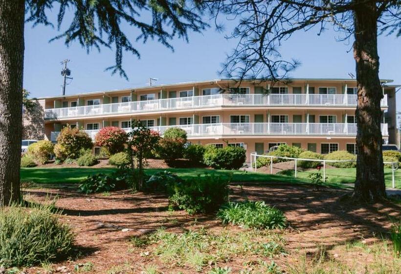 فندق Riverfront Inn Roseburg